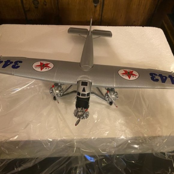 Wings of Texaco 1927 Ford Tri-Motored Monoplane 7th in Series - Picture 5 of 5